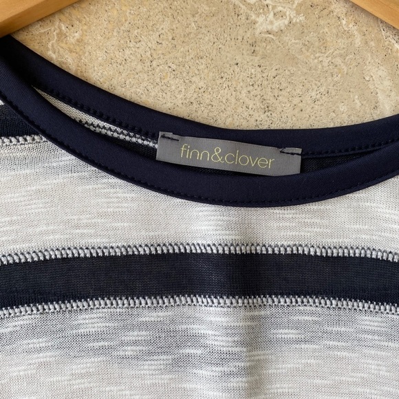3/ $12 💖 Finn + Clove Striped 3/4 sleeve knit T M - Picture 2 of 6